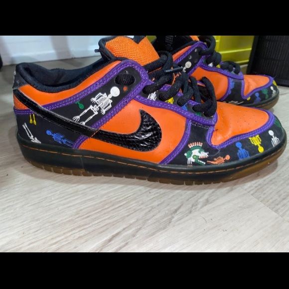 Nike Men's Sneakers-day of the dead sample pair - Picture 4 of 4